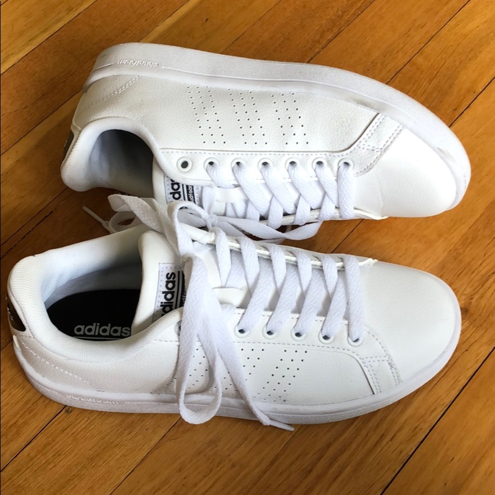 Worn once white adidas cloud foam shoe